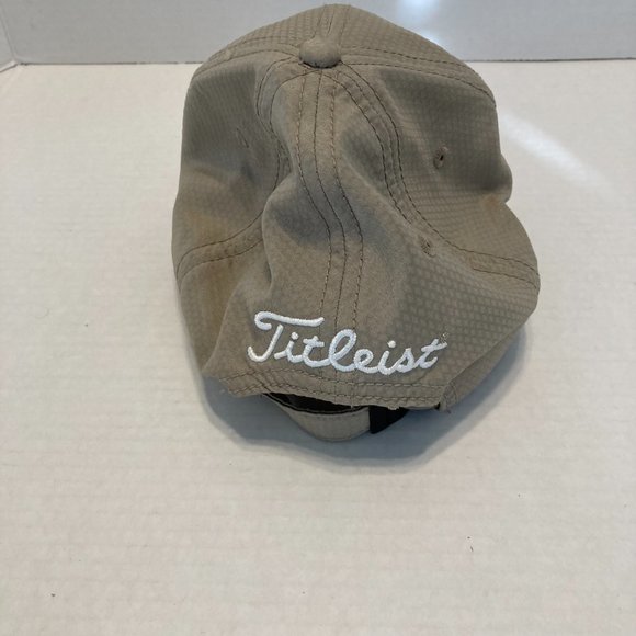 Titleist Golf Beige Khaki Baseball Cap Adjustable Strap Hat Great Condition - Picture 3 of 10